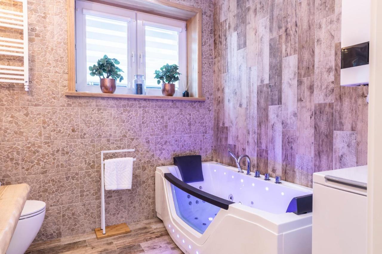 Bunia W Zakopanem Z Jacuzzi Apartment Exterior foto